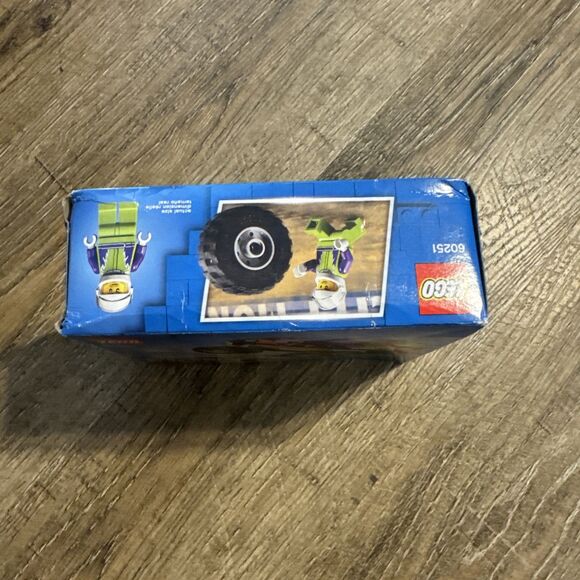 60251 Lego City MONSTER TRUCK New Retired Damaged Box - Picture 3 of 7